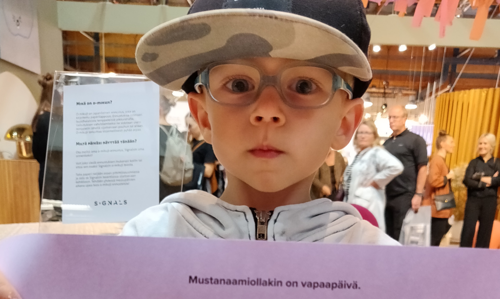 3,5-vuotiaalla Lukaksella on silmälasit.